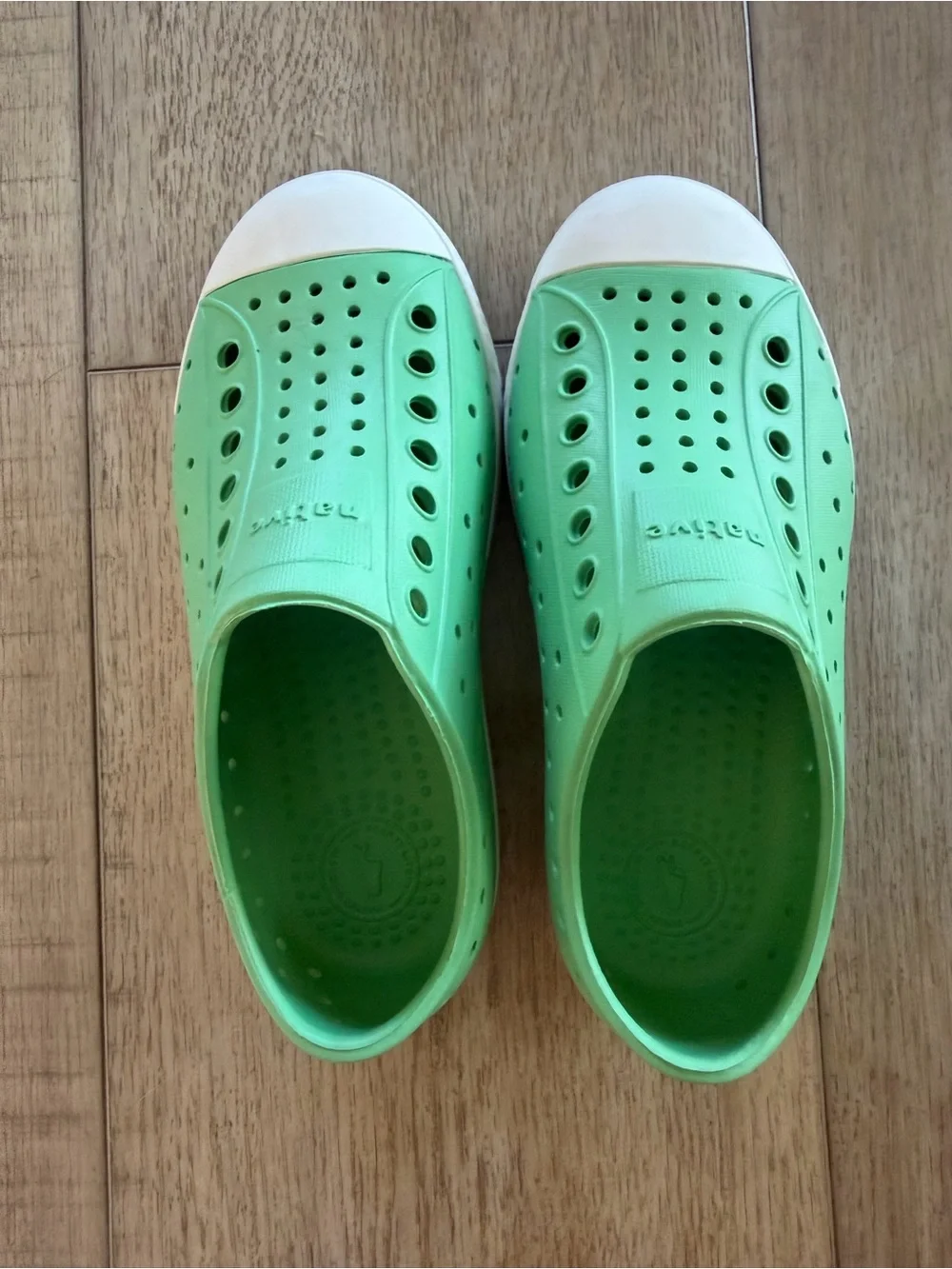 Toddler size 11 native shoes